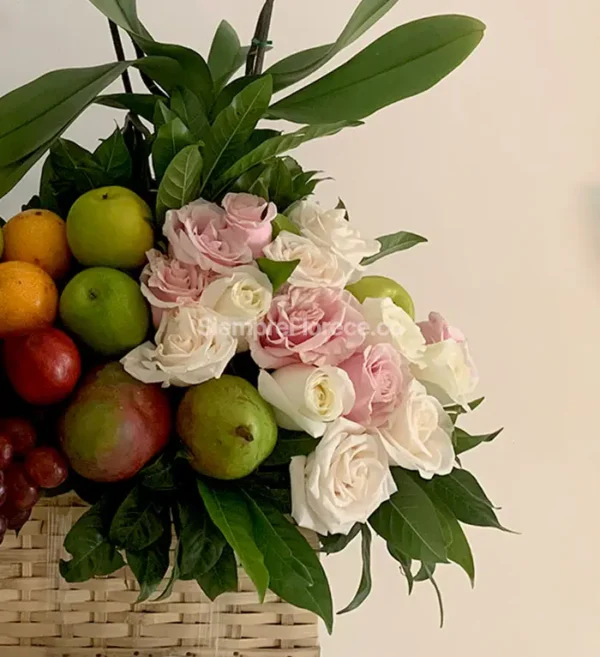 arreglo-floral-frutal-con-rosas-por-floristeria-florce-cali