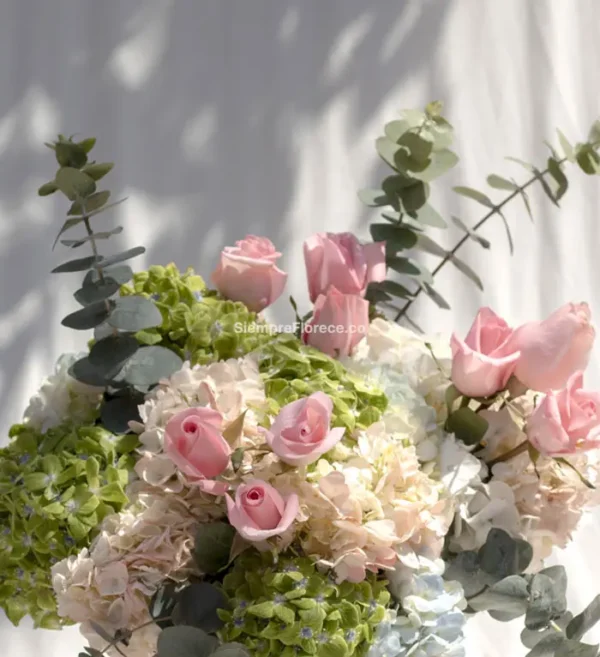 rosas-rosadas-hortensias-verdes-blancas-eucalipto-colombia